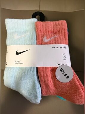 BNWT NIKE GIRLS YOUTH (6) PACK CREW SOCKS MULTICOLOR US SHOE SIZE 10C to 3Y